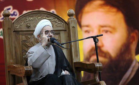 عضو مجمع روحانیون مبارز: امام راحل مسلمانان را از یوق بندگی وبردگی مستبدان نجات داد