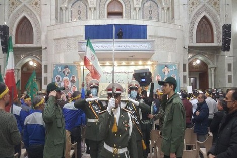 پیکر مطهر 18 شهید گمنام دفاع مقدس در حرم امام خمینی (س) تشییع شد