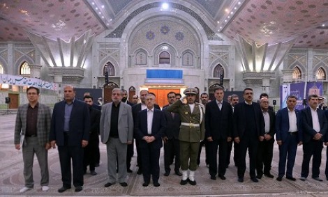 ادای احترام وزیر شهدای اقلیم کردستان عراق به حضرت امام خمینی (س)