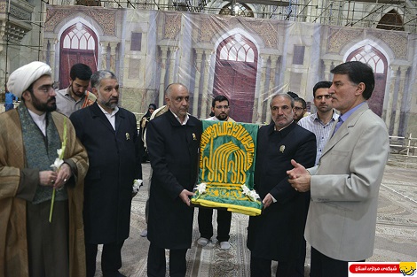 زیارت خادمین حرم مطهر رضوی از بارگاه ملکوتی امام خمینی(س)