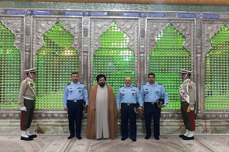 ادای احترام فرمانده نیروی هوایی ارتش به مقام شامخ امام راحل