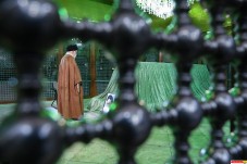 گزارش تصویری : حضور رهبر معظم انقلاب در حرم مطهر حضرت امام خمینی(س)