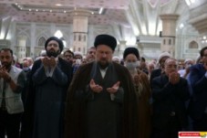 اقامه نماز مغرب و عشاء به امامت یادگار امام در حرم مطهر امام خمینی (س)