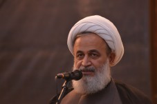 حضرت امام به دبیرستانی ها یاد داد که باید روی پای خودتان بایستید