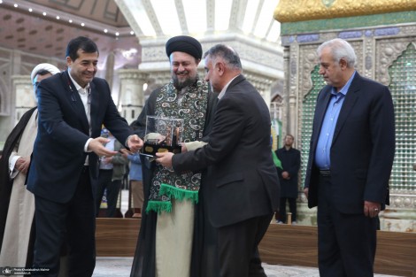 مراسم تجلیل از فعالان فرهنگی ورزش کشور در حرم مطهر امام خمینی